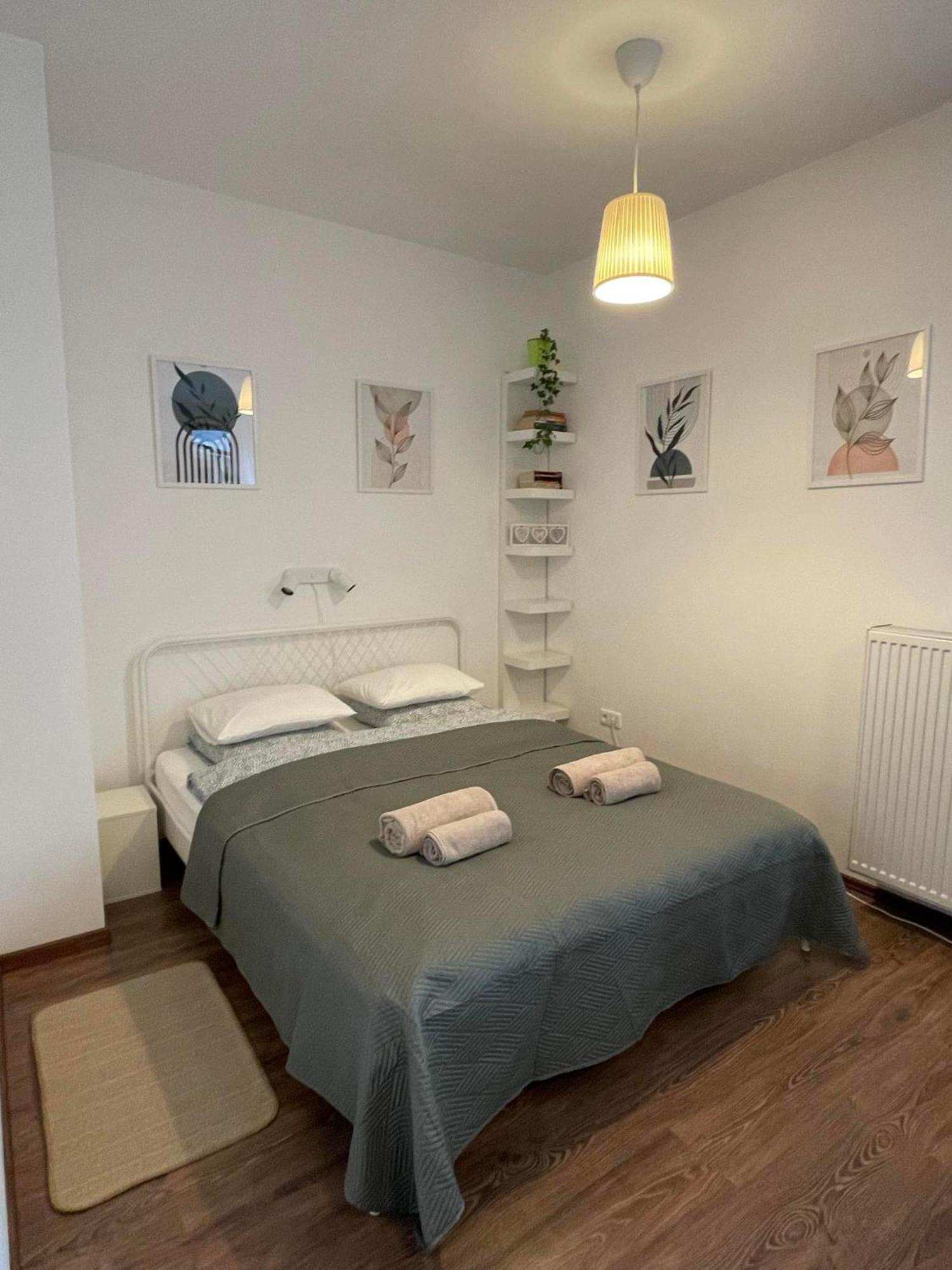 - Free Garage, Ac, Balcony, Wi-fi Apartman *