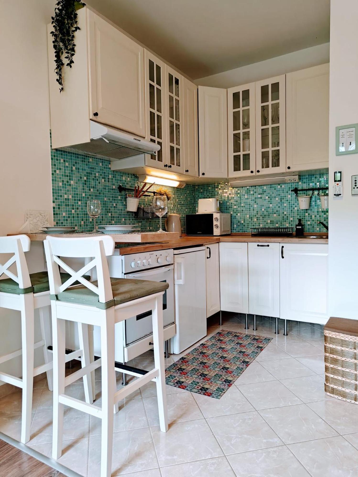- Free Garage, Ac, Balcony, Wi-fi