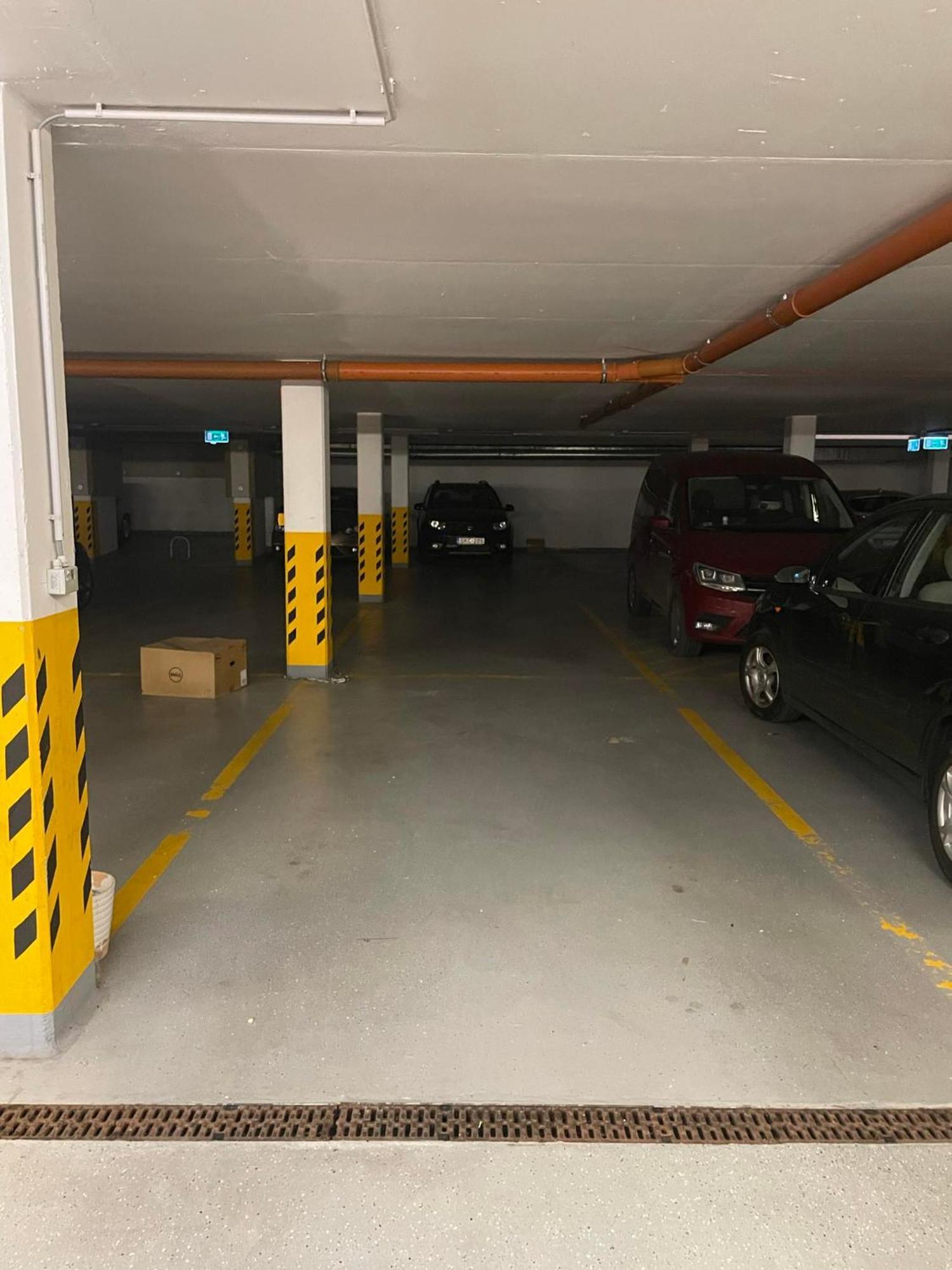 - Free Garage, Ac, Balcony, Wi-fi